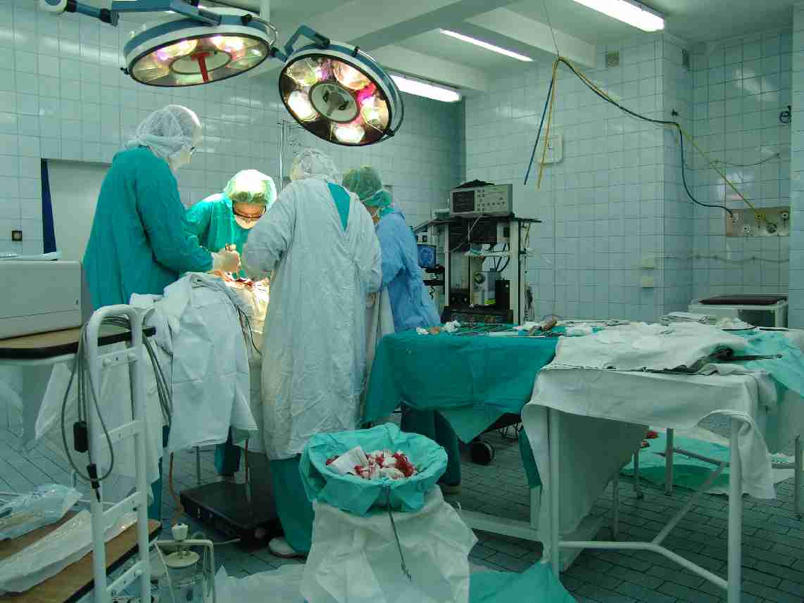 Bloc operatoire moderne aux standards europeens
